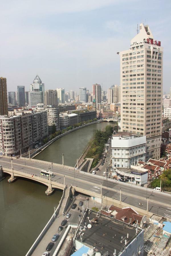 The Bund Riverside Hotel Shanghai Room photo